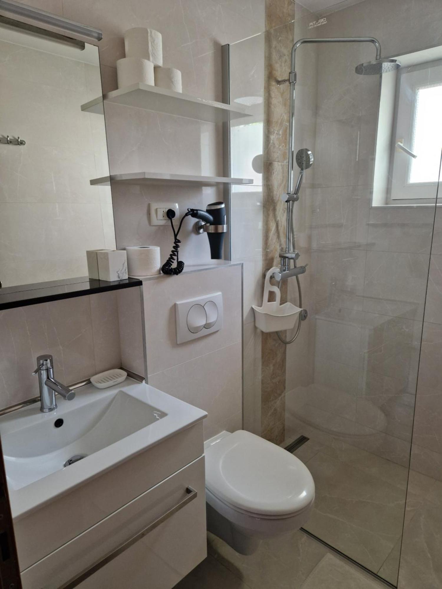 Apartments Saric Baska Voda Exterior photo